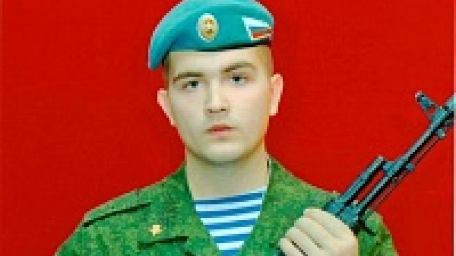 Павловчанина, несущего службу в десантных войсках, отметило военное руководство