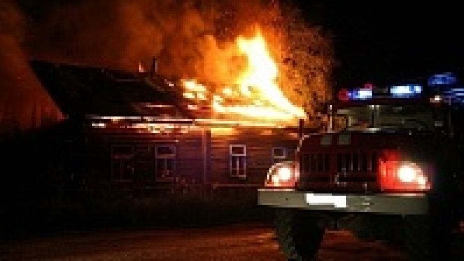 Установлена причина гибели двоих человек на пожаре в Павловском районе