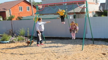 Активисты из хохольского поселка Орловка обустроят спортивную зону на детской площадке