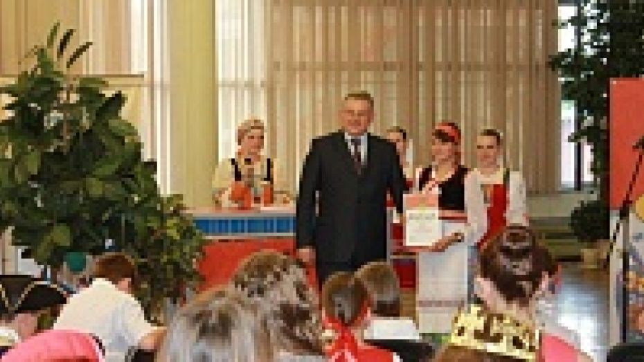 Павловские школьницы стали призерами детского фестиваля «Старая, старая сказка»